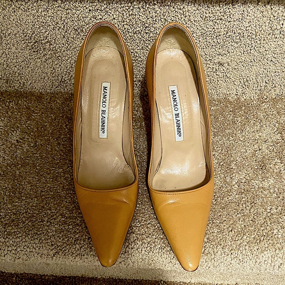 Manolo Blahnik Shoes - Manolo Blahnik Leather Pumps - 5.5